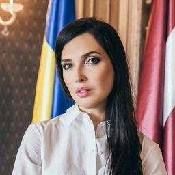 Олена Вишнякова