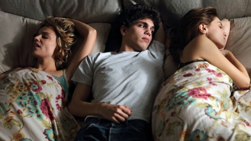 Між нами, дівчатами UHD HDR