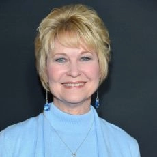 Dee Wallace