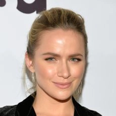 Shantel Van Santen