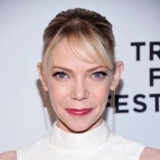 Riki Lindhome