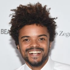 Eka Darville