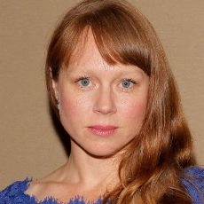 Hayley McElhinney