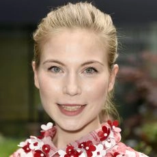 Nora von Waldstätten