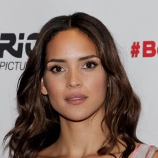 Adria Arjona