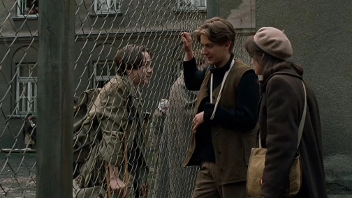 Pierścionek z orłem w koronie