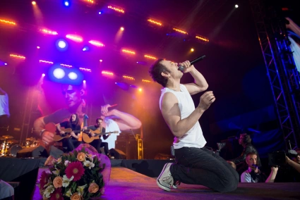 ОЕ. 20 LIVE IN KYIV